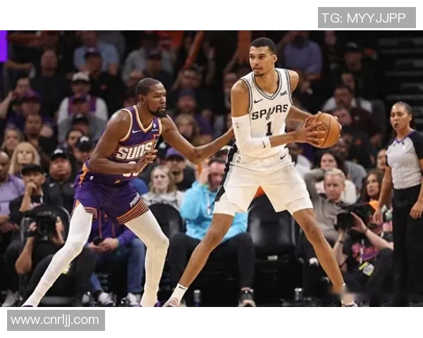 文班亚马力压杜兰特,马刺展现赛季初强势! 文班亚马力压杜兰特,马刺展现赛季初强势!