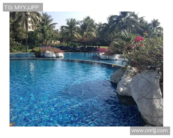 温泉与泳装的完美融合 探索休闲与奢华并存的度假新体验 温泉与泳装的完美融合 探索休闲与奢华并存的度假新体验