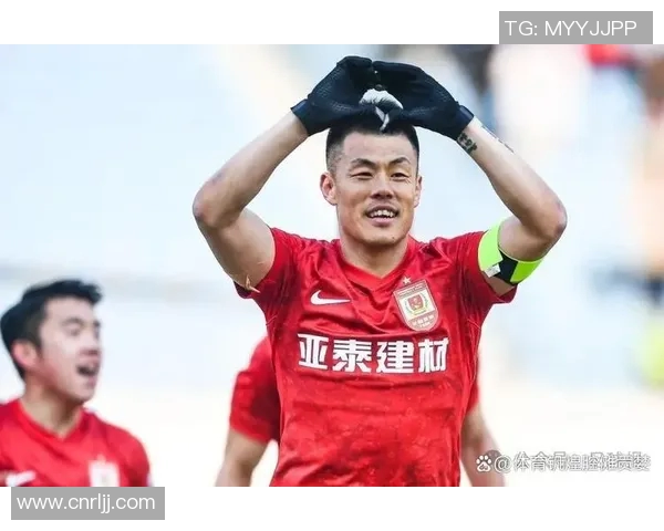 中超球员表现引热议 新星崭露头角助力球队冲刺联赛冠军
