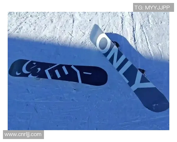 滑雪设备全解析:从滑雪板到护具,助你轻松入门与挑战极限 滑雪设备全解析:从滑雪板到护具,助你轻松入门与挑战极限